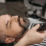 Braun czy Philips? Wybierz idealną golarkę: poradnik eksperta