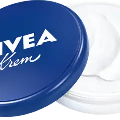 Krem Nivea na twarz: uniwersalny ratunek czy błąd? Sprawdź!