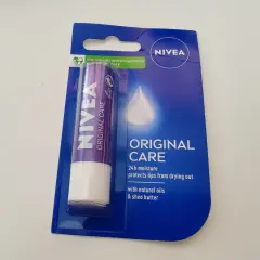 Szminka Nivea Original Care w opakowaniu.