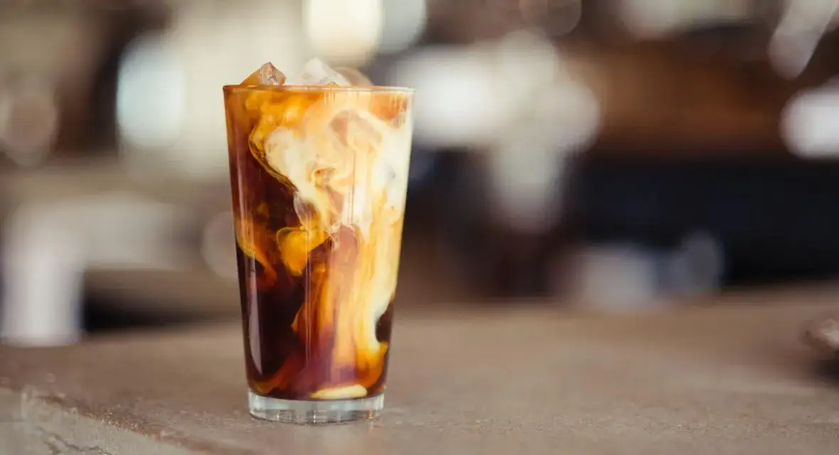 mrożona kawa cold brew iced latte